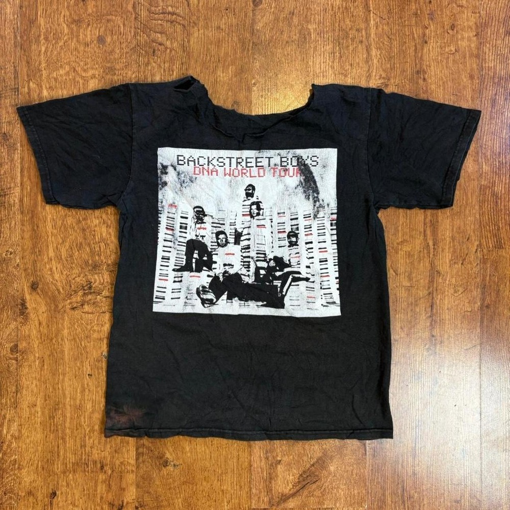 Backstreet Boys DNA World Tour 2019 Graphic T-Shirt Faded Black Distressed Small